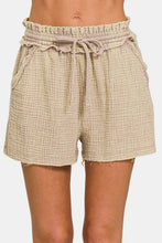 Carregar imagem no visualizador da galeria, Zenana Washed Frayed Hem Drawstring Shorts
