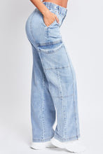 Carregar imagem no visualizador da galeria, YMI Jeanswear Blue Washed Straight Leg Denim Cargo Jeans
