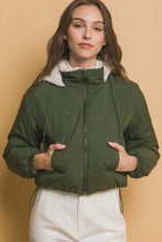 Carregar imagem no visualizador da galeria, Love Tree Zip Up Cropped Hooded Sherpa Reversible Jacket
