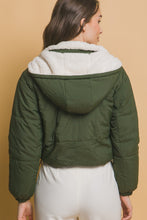 Carregar imagem no visualizador da galeria, Love Tree Zip Up Cropped Hooded Sherpa Reversible Jacket
