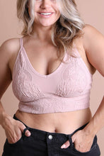 Load image into Gallery viewer, Leto Plus Size Seamless Padded Textured Brami
