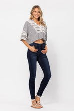 Carregar imagem no visualizador da galeria, Judy Blue Hand Sanded Dark Blue Denim Skinny Jeans
