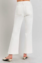 Carregar imagem no visualizador da galeria, RISEN High Rise Ankle Flare Patch Pocket White Denim Jeans
