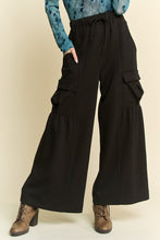 Carregar imagem no visualizador da galeria, Davi &amp; Dani Black Wide Leg Pants
