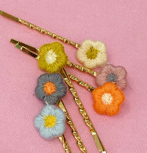 Загрузить изображение в средство просмотра галереи, Ellison and Young Floral Dream Bobby Pin Set
