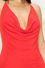 Carica l&#39;immagine nel visualizzatore di Gallery, Cowl Halter Neck Backless Mini Dress
