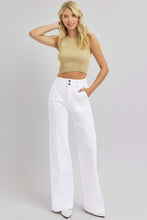 Cargar imagen en el visor de la galería, RISEN Tummy Control Double Button Wide Leg White Denim Jeans
