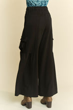 Carregar imagem no visualizador da galeria, Davi &amp; Dani Black Wide Leg Cargo Pants
