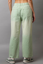 Cargar imagen en el visor de la galería, POL Green Gradient Rhinestone Embellished Wide Leg Pants
