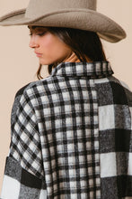 Cargar imagen en el visor de la galería, BiBi Plaid Fleece Button Down Long Sleeve Shirt
