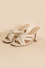 Carregar imagem no visualizador da galeria, Fortune Dynamic Kellan Double Cross Braided Mule Heels
