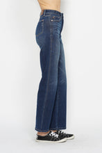 Carregar imagem no visualizador da galeria, Judy Blue Tummy Control Washed Blue Denim Straight Leg Denim Jeans
