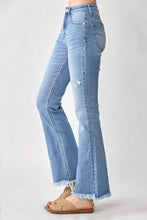 Carica l&#39;immagine nel visualizzatore di Gallery, RISEN High Rise Frayed Hem Blue Denim Bootcut Jeans
