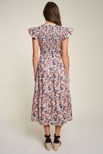 Carica l&#39;immagine nel visualizzatore di Gallery, Davi &amp; Dani Vintage Garden Floral Flutter Sleeve Smocked Dress
