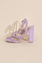 Carregar imagem no visualizador da galeria, NILE-5 Thong Strappy Heels
