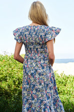 Carregar imagem no visualizador da galeria, Davi &amp; Dani Vintage Garden Floral Flutter Sleeve Smocked Dress
