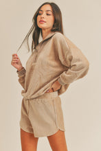 Carica l&#39;immagine nel visualizzatore di Gallery, MABLE Corduroy Half Zip Top and Shorts Loungewear Set
