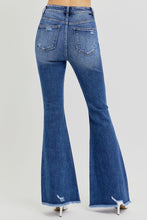 Carregar imagem no visualizador da galeria, RISEN High Rise Distressed Raw Hem Flared Leg Blue Denim Jeans
