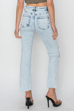 Carica l&#39;immagine nel visualizzatore di Gallery, RISEN High Waisted Distressed Blue Acid Washed Denim Jeans
