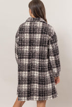 Carregar imagem no visualizador da galeria, HYFVE Plaid Button Down Longline Shacket
