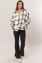 Cargar imagen en el visor de la galería, HYFVE Plaid Deep V Button Down Jacket
