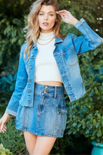 Load image into Gallery viewer, Veveret Button Down Raw Hem Blue Denim Jean Jacket
