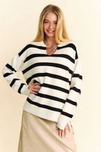 Cargar imagen en el visor de la galería, Davi &amp; Dani High-Low Side Slit Striped Johnny Collar Sweater
