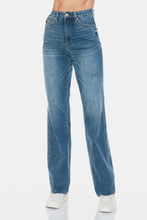 Carregar imagem no visualizador da galeria, Judy Blue Tummy Control Cut Raw Hem Blue Denim Straight Leg Jeans
