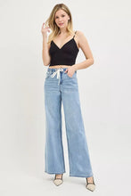 Carregar imagem no visualizador da galeria, RISEN Elastic Band Slouchy Wide Jeans with Drawstring
