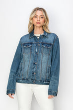 Cargar imagen en el visor de la galería, RISEN Dark Blue Washed Distressed Denim Jacket
