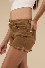 Carregar imagem no visualizador da galeria, Zenana Vintage Washed Frayed Raw Hem Denim Jean Shorts
