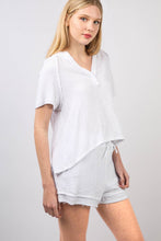 Carica l&#39;immagine nel visualizzatore di Gallery, VERY J Washed Cotton Crinkle Gauze Top &amp; Shorts Set
