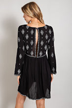 Carregar imagem no visualizador da galeria, Sweet Generis Black Bohemian Embroidered Mini Dress
