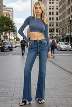 Carica l&#39;immagine nel visualizzatore di Gallery, RISEN Mid Rise Chewed Frayed Hem Flared Leg Jeans
