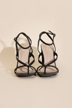 Carregar imagem no visualizador da galeria, NILE-5 Thong Strappy Heels
