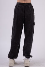 Cargar imagen en el visor de la galería, VERY J Black Washed Gauze Woven Jogger Pants
