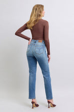 Carregar imagem no visualizador da galeria, Judy Blue Wash Thermal Wash Straight Leg Blue Denim Jeans
