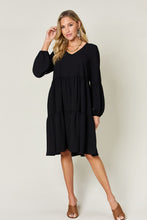 Carregar imagem no visualizador da galeria, Double Take Solid Color Tiered Luxe Knit Dress
