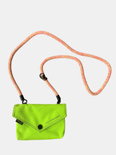 Carica l&#39;immagine nel visualizzatore di Gallery, Himawari Solid Color Envelope Shape Crossbody Bag with Removable Strap
