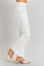 Carregar imagem no visualizador da galeria, RISEN High Rise Ankle Flare Patch Pocket White Denim Jeans
