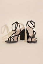 Carregar imagem no visualizador da galeria, NILE-5 Thong Strappy Heels
