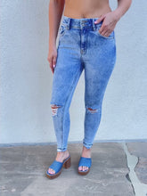 Load and play video in Gallery viewer, Kancan Emma High Rise Distressed Blue Mineral Washed Blue Denim Skinny Jeans
