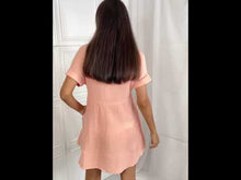 Загружайте и воспроизводите видео в средстве просмотра галереи HEYSON Peach Gauze Textured Tiered Ruffle Mini Dress
