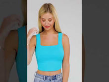 Carregar e reproduzir vídeo no visualizador da Galeria, Zenana Premium Cotton Cropped Top
