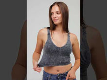 Cargar y reproducir el video en el visor de la galería, Zenana Washed Ribbed Cropped Tank Top
