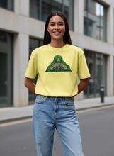 Загрузить изображение в средство просмотра галереи, Nature's Green Legend Happy St. Patrick's Day Clover Tree T-Shirt
