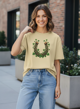 Загрузить изображение в средство просмотра галереи, Lucky Horseshoe T-Shirt
