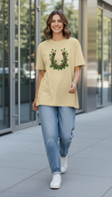Загрузить изображение в средство просмотра галереи, Lucky Horseshoe T-Shirt
