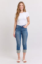Carregar imagem no visualizador da galeria, Judy Blue Skinny Capris Jeans with Pockets
