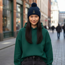 Carica l'immagine nel visualizzatore di Gallery, Golden Evergreen Tree Pom Pom Beanie
